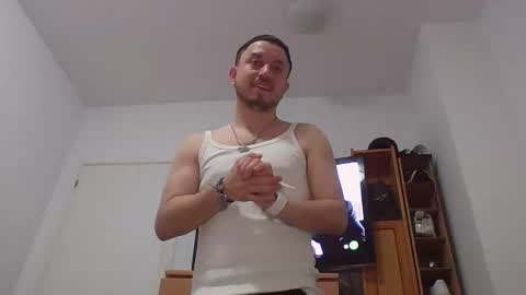 Snapshot of latenightcolombian chatting on 15, 4, 2026 latenightcolombian online show from 15, 4, 2026