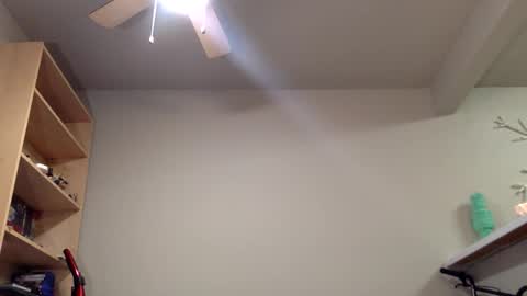 Snapshot of latenightkash chatting on 25, 2, 2026 Roxy blue online show from 25, 2, 2026