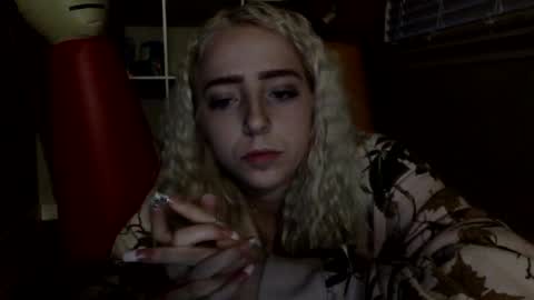 Snapshot of latenightkash chatting on 26, 2, 2026 Roxy blue online show from 26, 2, 2026