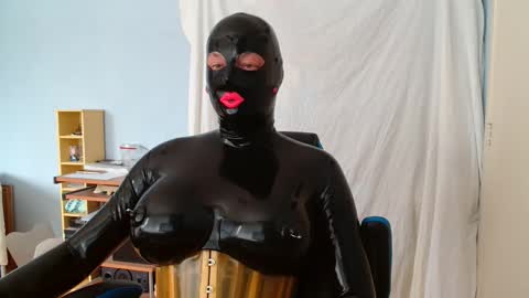 Snapshot of latex_doll_iris chatting on 24, 3, 2026 Latex Doll Iris online show from 24, 3, 2026