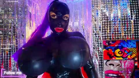 Snapshot of latex_rose_daniels chatting on 8, 11, 2025 ROSE online show from 8, 11, 2025
