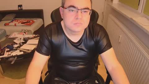 Snapshot of latexboy893 chatting on 16, 11, 2025 latexboy893 online show from 16, 11, 2025