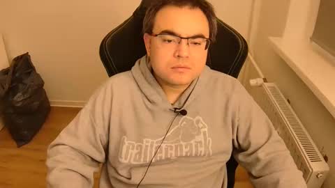 latexboy893 online show from 25, 2, 2026