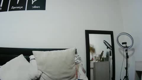 latiinvenushot online show from 29, 9, 2025