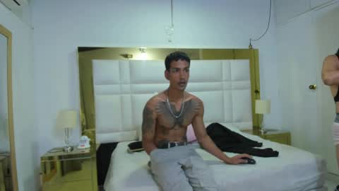 Snapshot of latin_couple20y chatting on 26, 4, 2026 Johana y Santiago online show from 26, 4, 2026