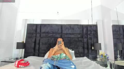 Johana y Santiago online show from 9, 5, 2026