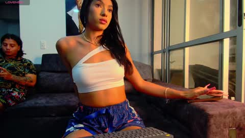 Snapshot of latin_couple77 chatting on 21, 12, 2024 Sara y Andy online show from 21, 12, 2024