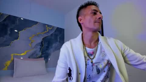 Snapshot of latin_crissex chatting on 18, 10, 2025 crissex  online show from 18, 10, 2025