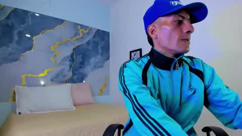 Snapshot of latin_crissex chatting on 20, 10, 2025 crissex  online show from 20, 10, 2025