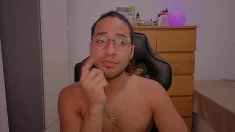 Snapshot of latin_luxury_i chatting on 17, 9, 2025 Free OF online show from 17, 9, 2025