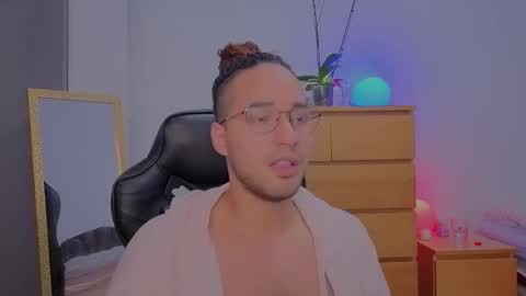 Snapshot of latin_luxury_i chatting on 27, 11, 2025 Free OF online show from 27, 11, 2025