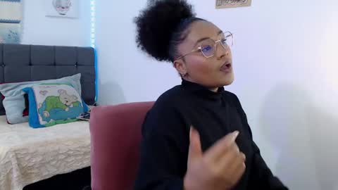 Snapshot of latin_rihanna_j chatting on 25, 4, 2026 karen online show from 25, 4, 2026