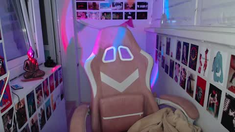 Snapshot of latina_mia chatting on 6, 12, 2024 miiiiiiaaaa online show from 6, 12, 2024