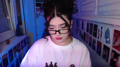 Snapshot of latina_mia chatting on 2, 2, 2025 miiiiiiaaaa online show from 2, 2, 2025