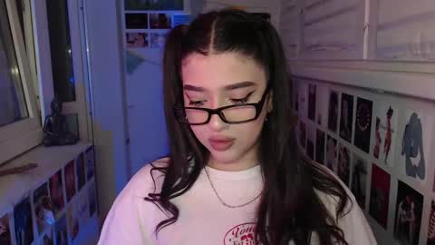 Snapshot of latina_mia chatting on 9, 2, 2025 miiiiiiaaaa online show from 9, 2, 2025