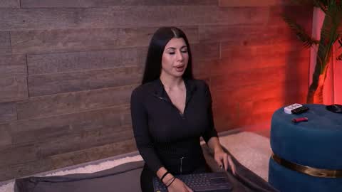 Latina online show from 21, 11, 2025