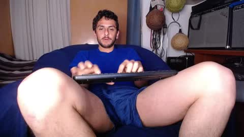 Snapshot of latincurious0 chatting on 30, 9, 2025 Juanito online show from 30, 9, 2025