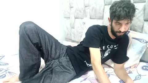 Snapshot of latinlustandfrenchkiss chatting on 30, 11, 2025 latinlustandfrenchkiss online show from 30, 11, 2025