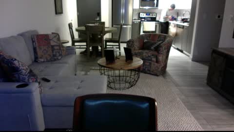 QS - INDEPENDENT MODEL online show from 25, 12, 2024