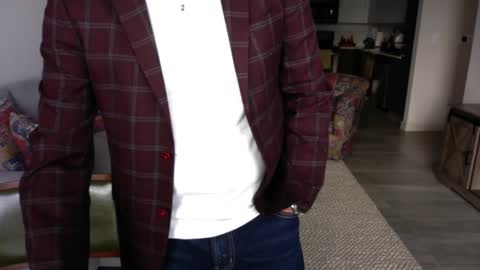 QS - INDEPENDENT MODEL online show from 21, 1, 2025