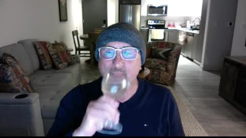 QS - INDEPENDENT MODEL online show from 23, 2, 2025