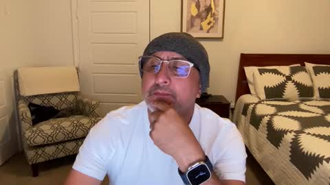 QS - INDEPENDENT MODEL online show from 24, 10, 2025