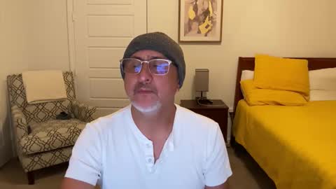 QS - INDEPENDENT MODEL online show from 7, 11, 2025