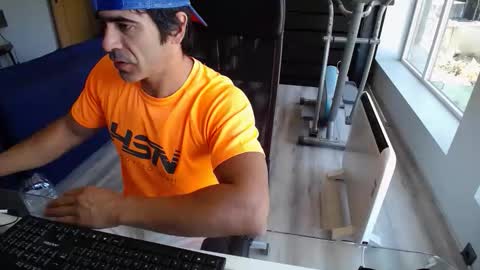 Snapshot of latino23bom chatting on 11, 10, 2025 sam online show from 11, 10, 2025