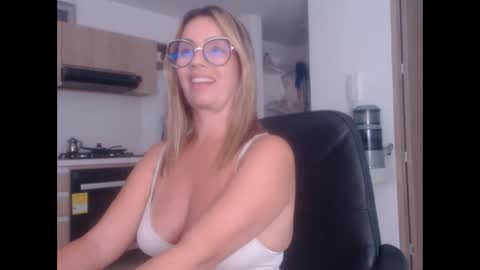 Snapshot of latinpaprika chatting on 9, 2, 2025 latinpaprika online show from 9, 2, 2025