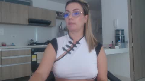 Snapshot of latinpaprika chatting on 16, 2, 2025 latinpaprika online show from 16, 2, 2025