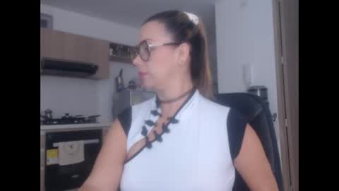 Snapshot of latinpaprika chatting on 19, 2, 2025 latinpaprika online show from 19, 2, 2025