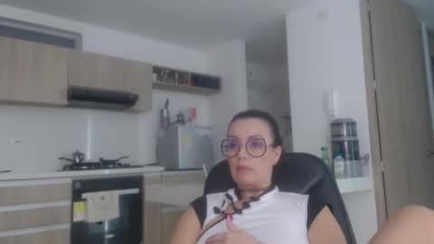 Snapshot of latinpaprika chatting on 19, 2, 2025 latinpaprika online show from 19, 2, 2025