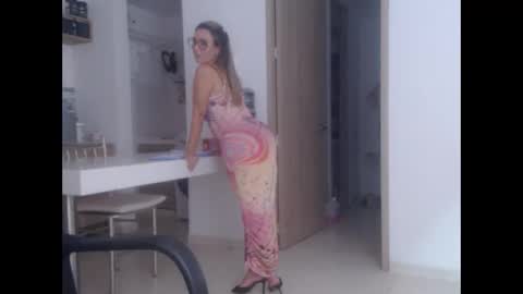 Snapshot of latinpaprika chatting on 13, 12, 2025 latinpaprika online show from 13, 12, 2025