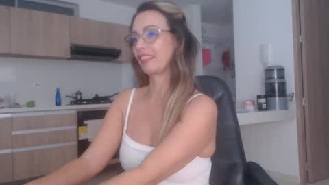 Snapshot of latinpaprika chatting on 16, 2, 2026 latinpaprika online show from 16, 2, 2026