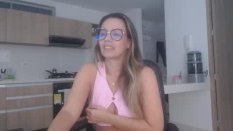 Snapshot of latinpaprika chatting on 23, 2, 2026 latinpaprika online show from 23, 2, 2026