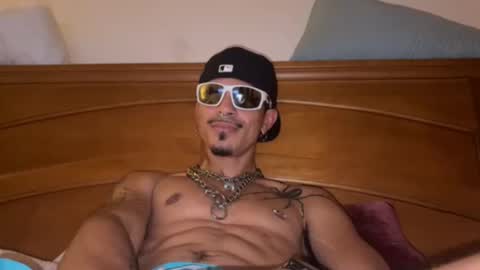 Snapshot of latinprincee chatting on 17, 12, 2025 latinprincee online show from 17, 12, 2025