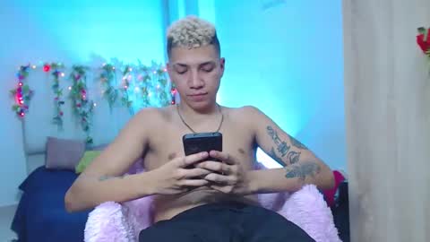latinsexyboy01 online show from 19, 12, 2025