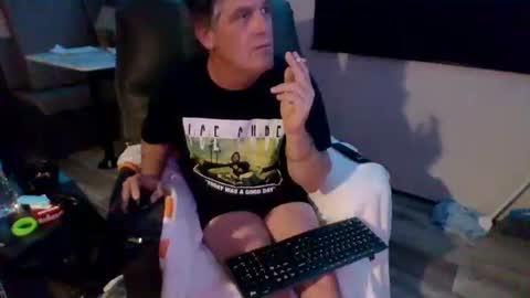 Snapshot of latniter742349 chatting on 7, 1, 2025 latniter online show from 7, 1, 2025