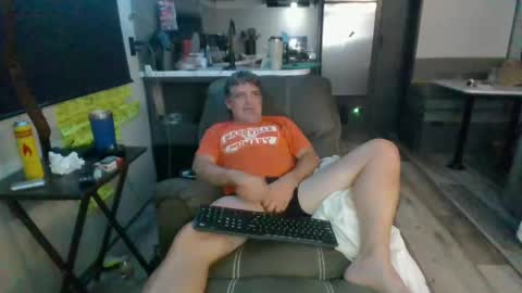 Snapshot of latniter742349 chatting on 8, 10, 2025 latniter online show from 8, 10, 2025