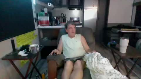 Snapshot of latniter742349 chatting on 12, 11, 2025 latniter online show from 12, 11, 2025