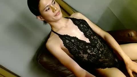 Snapshot of latrina_ chatting on 4, 4, 2026 latrina_ online show from 4, 4, 2026