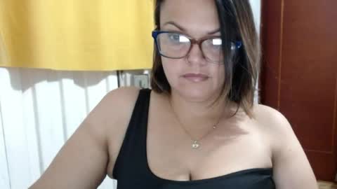 Snapshot of lau16310 chatting on 9, 7, 2026 Laura online show from 9, 7, 2026