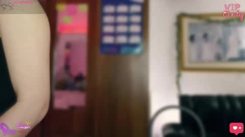 Snapshot of laujgray chatting on 3, 4, 2026 laujgray online show from 3, 4, 2026