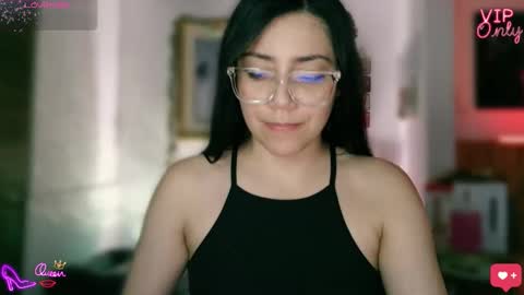 Snapshot of laujgray chatting on 7, 4, 2026 laujgray online show from 7, 4, 2026