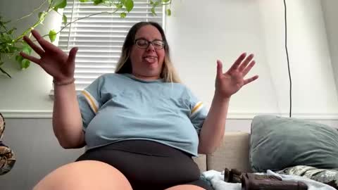 LauLauMa online show from 17, 1, 2025