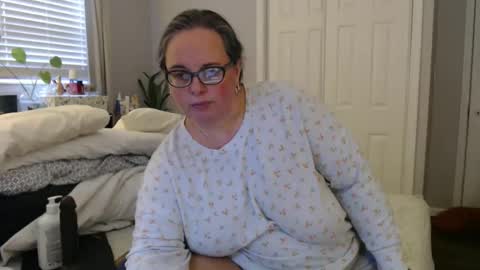 LauLauMa online show from 11, 11, 2025