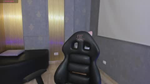 Snapshot of laulin_tay chatting on 8, 4, 2026 laulin_tay online show from 8, 4, 2026