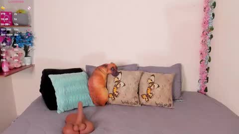 laura1__ online show from 19, 2, 2026