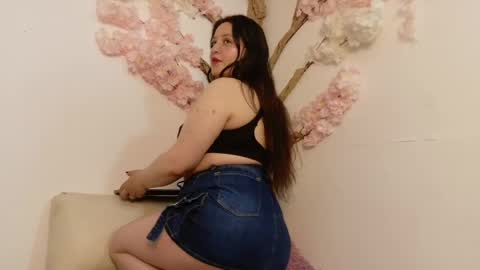 Snapshot of laura__castillo_ chatting on 7, 5, 2026 online show from 7, 5, 2026