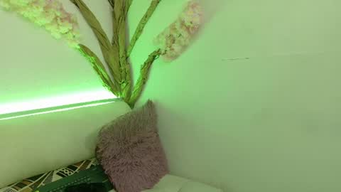 Snapshot of laura__castillo_ chatting on 11, 6, 2026 online show from 11, 6, 2026